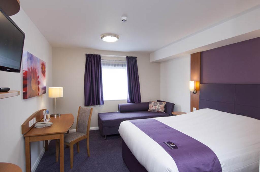 Premier Inn Dundee West Extérieur photo