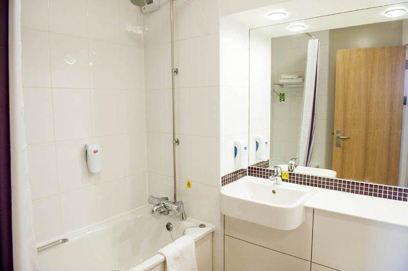 Premier Inn Dundee West Extérieur photo