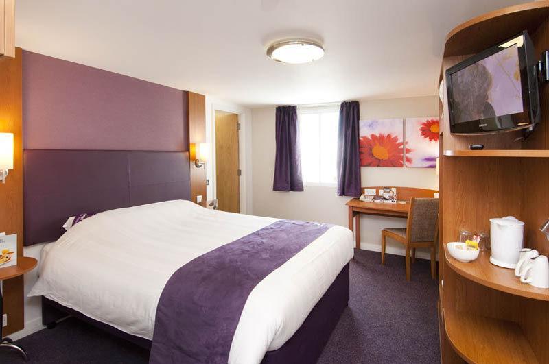 Premier Inn Dundee West Extérieur photo